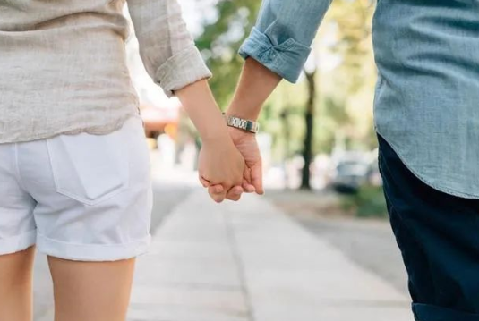 親子鑒定結果記錄:在復雜的婚姻關系中悄然升溫的親子鑒定